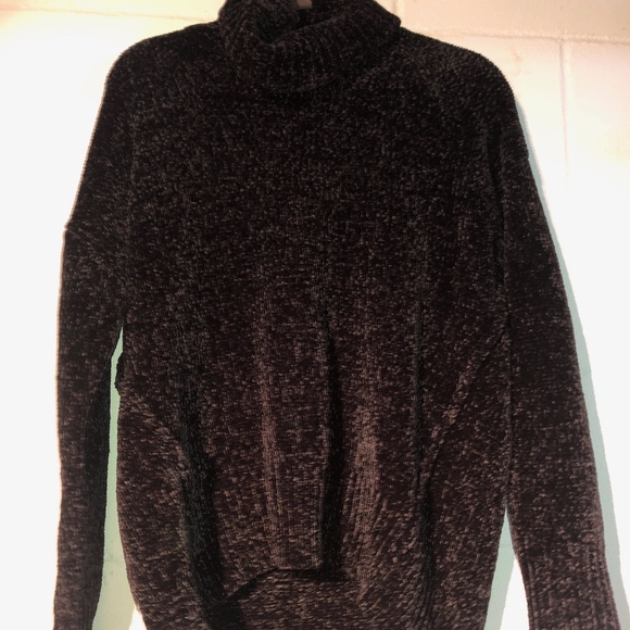 Sweater - Picture 1 of 2